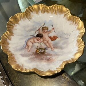 Exquisite cherubim bowl gold painted scalloped edges lovely for jewelry holder